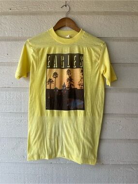 Vintage 80s Eagles "Hotel California" Yellow Graphic T-Shirt Rock & Pop Shirt